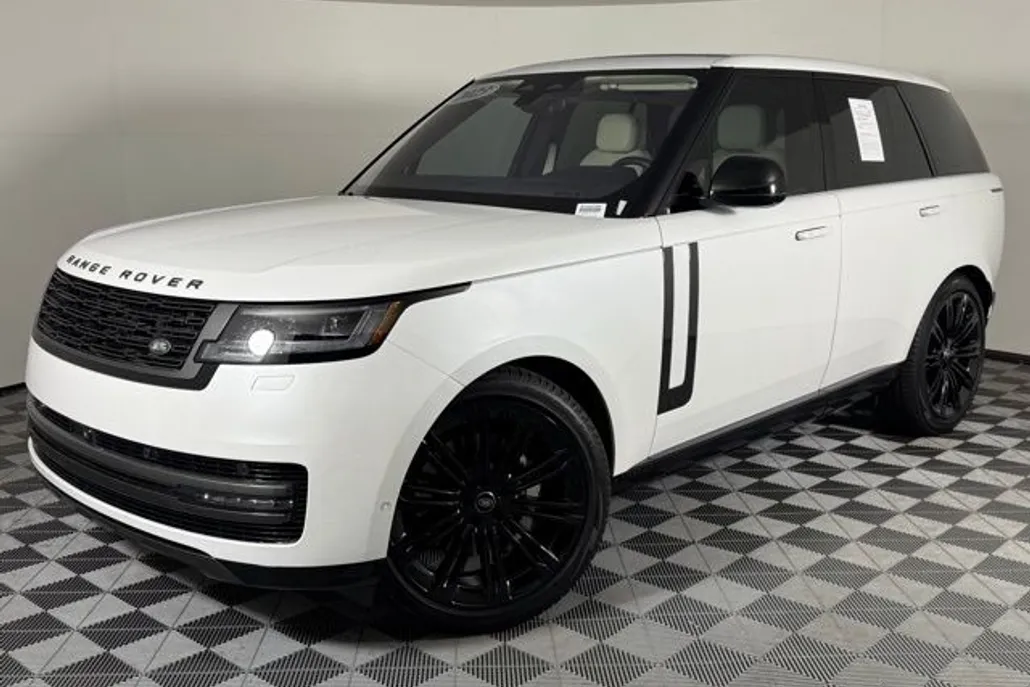 2023 Land Rover Range Rover SE photo 1
