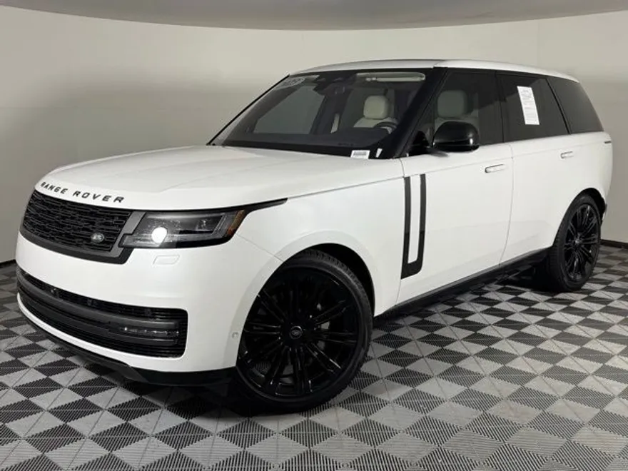2023 Land Rover Range Rover SE photo 1