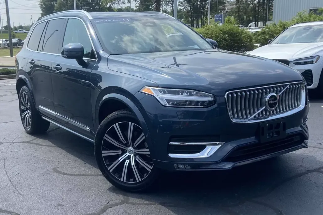 2024 Volvo XC90 B5 AWD Plus photo 1