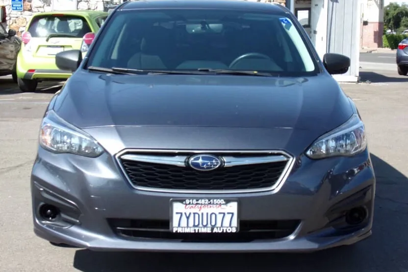 2017 Subaru Impreza 2.0i photo 1