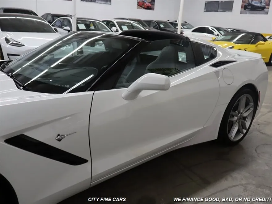 2017 Chevrolet Corvette Stingray Coupe photo 1