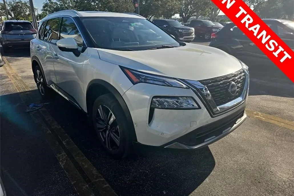 2023 Nissan Rogue SL photo 1