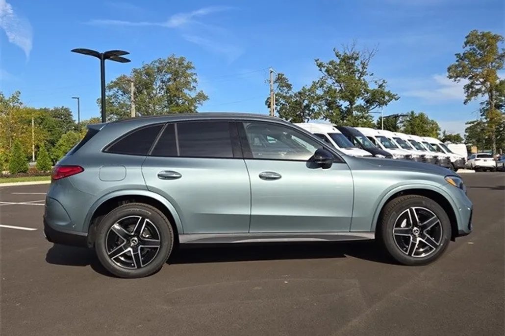 2026 Mercedes Benz GLC 300 4MATIC photo 1