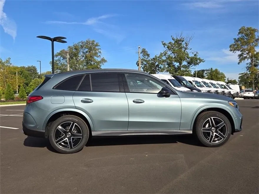2026 Mercedes Benz GLC 300 4MATIC photo 1
