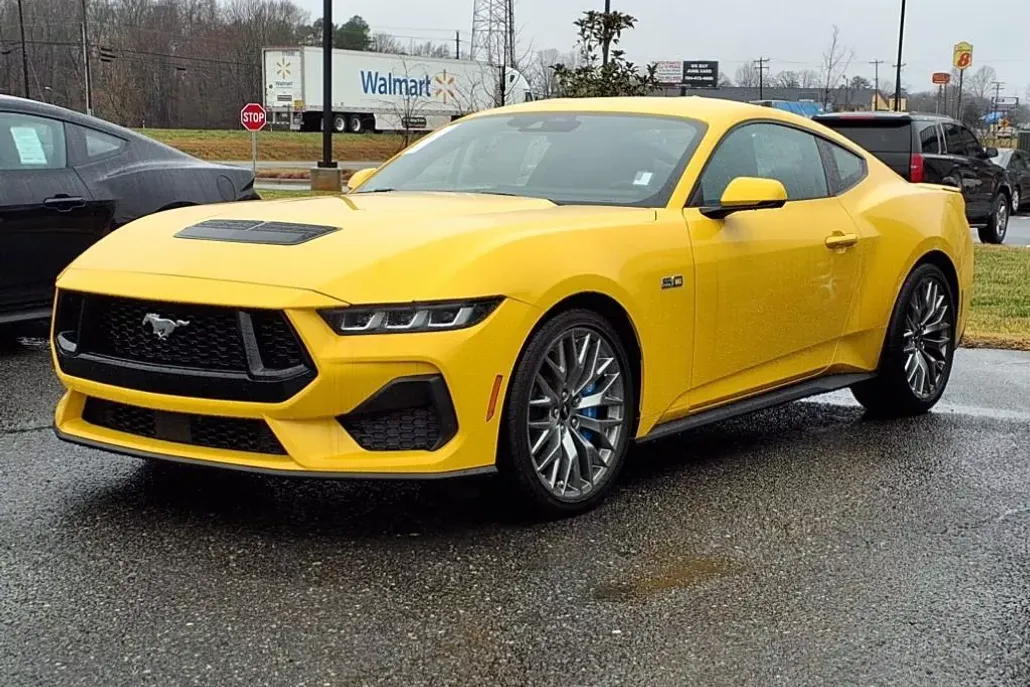 2024 Ford Mustang GT Premium photo 1