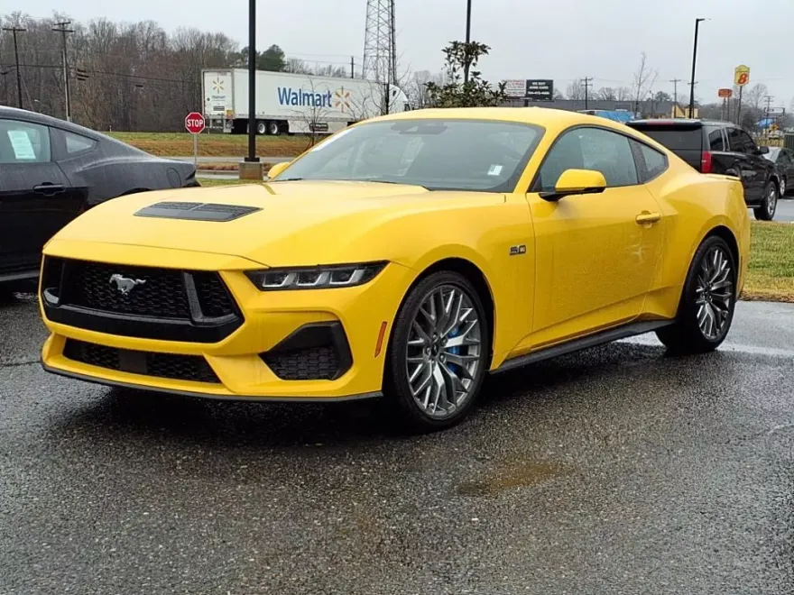 2024 Ford Mustang GT Premium photo 1