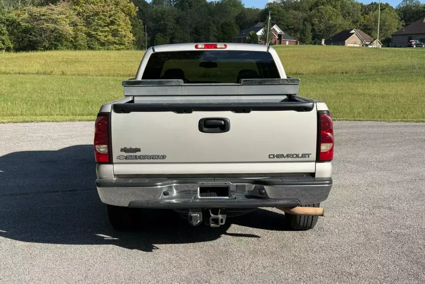2004 Chevrolet Silverado 1500 photo 1