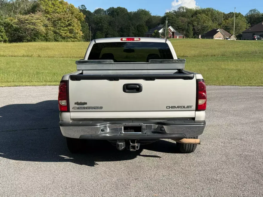 2004 Chevrolet Silverado 1500 photo 1
