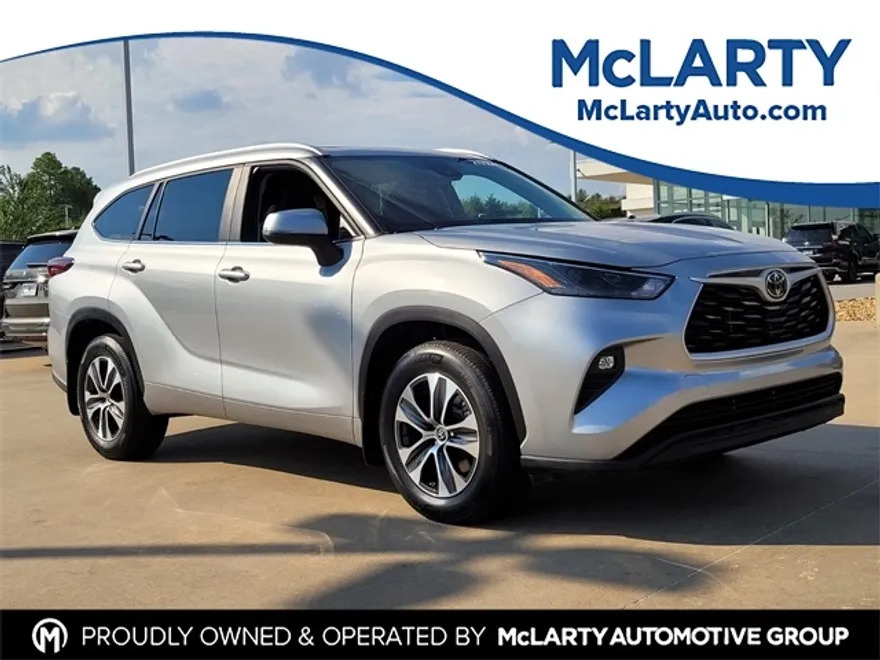 2024 Toyota Highlander XLE photo 1