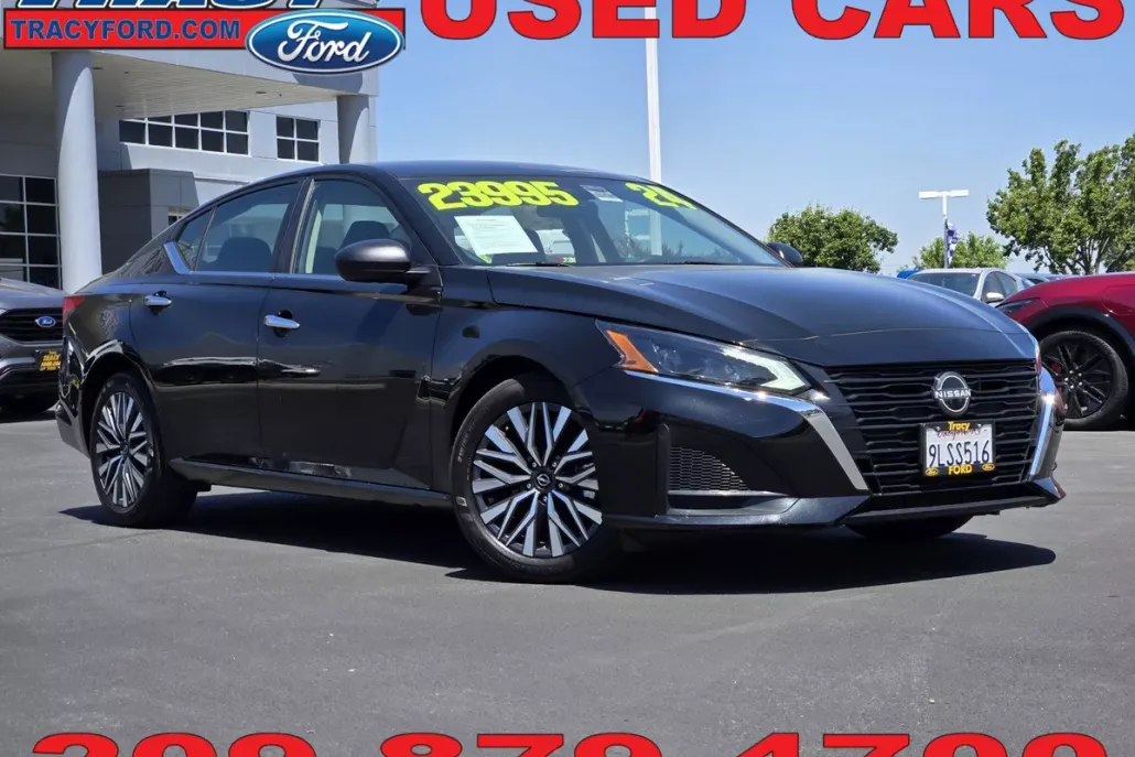 2024 Nissan Altima 2.5 SV photo 1