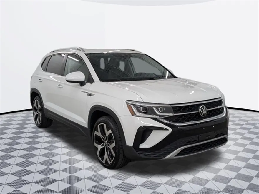 2023 Volkswagen Taos SEL photo 1