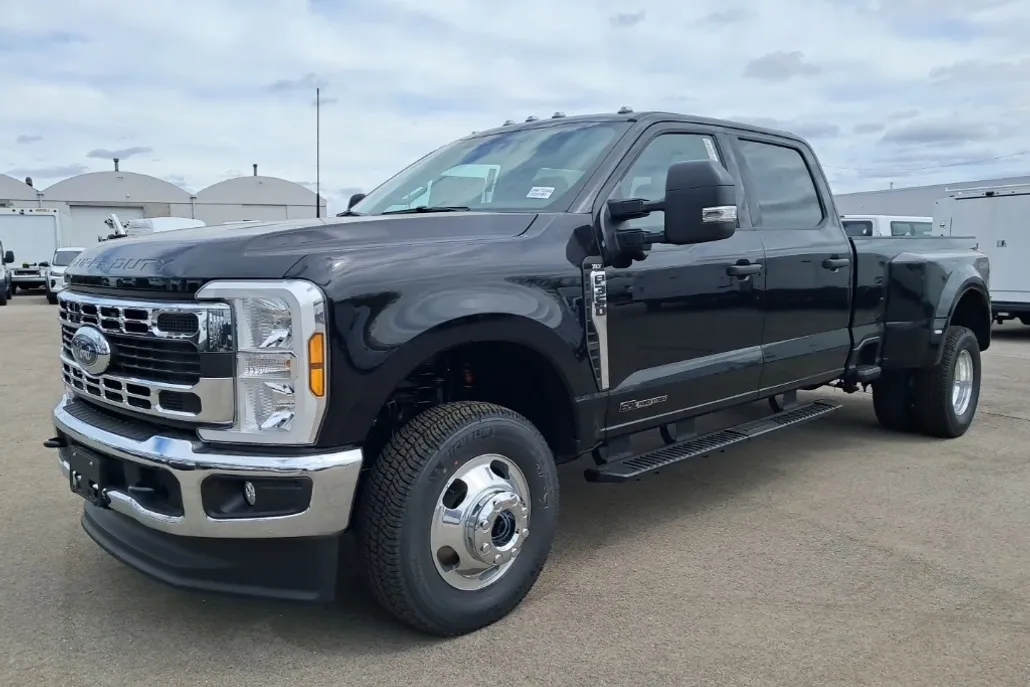 2025 Ford F-350 XLT photo 1