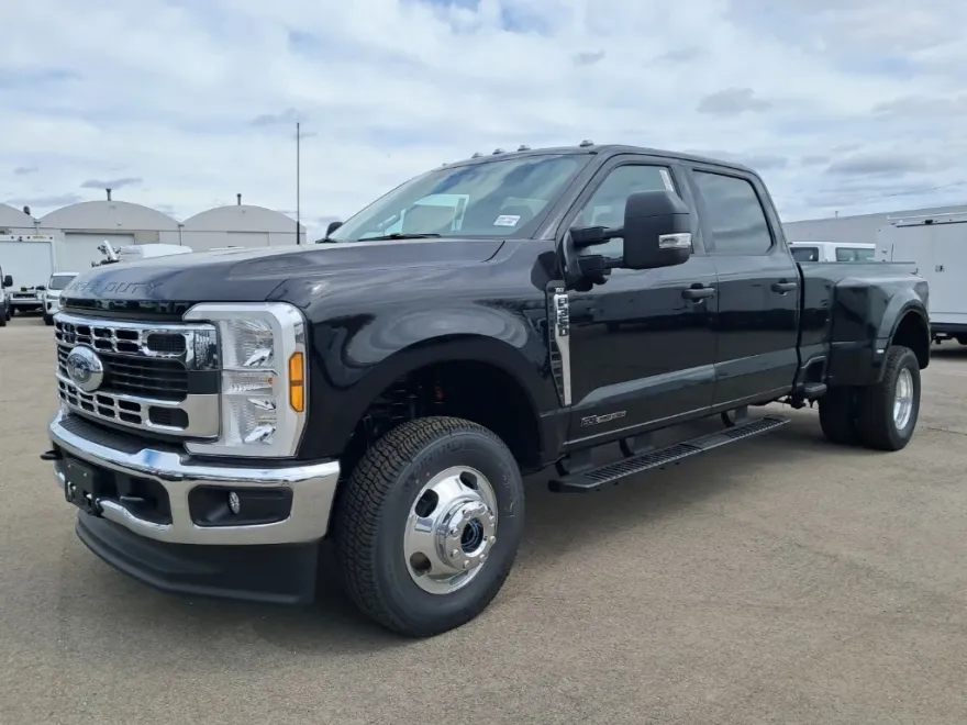 2025 Ford F-350 XLT photo 1