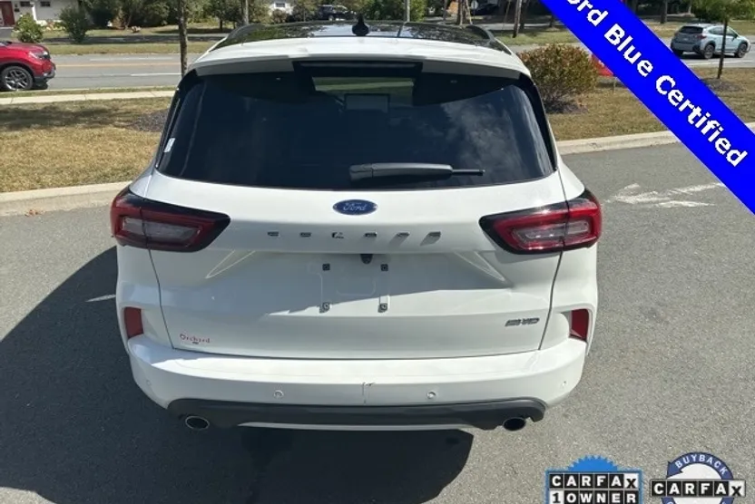 2023 Ford Escape ST-Line photo 1
