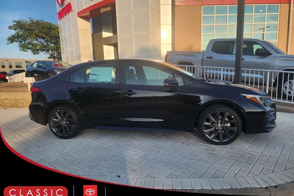 2025 Toyota Corolla SE photo 1