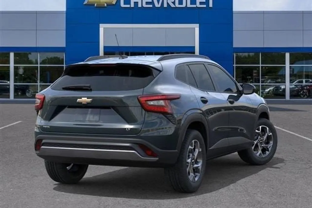 2026 Chevrolet Trax LT photo 1