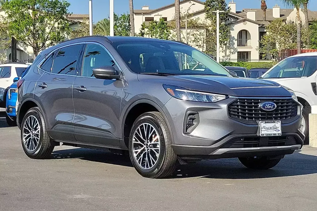 2025 Ford Escape photo 1