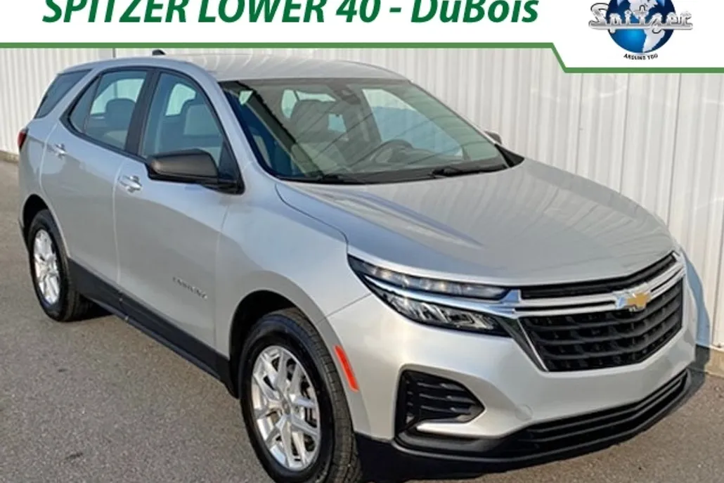 2022 Chevrolet Equinox LS photo 1