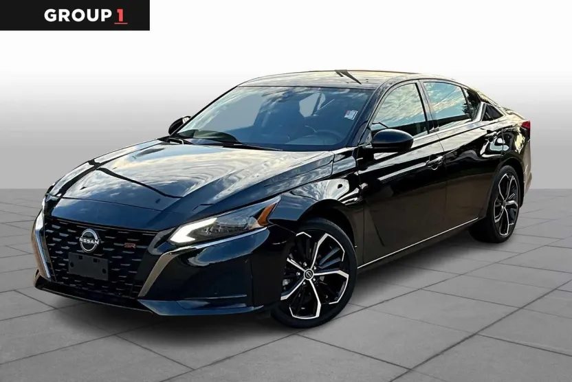 2024 Nissan Altima 2.5 SR photo 1