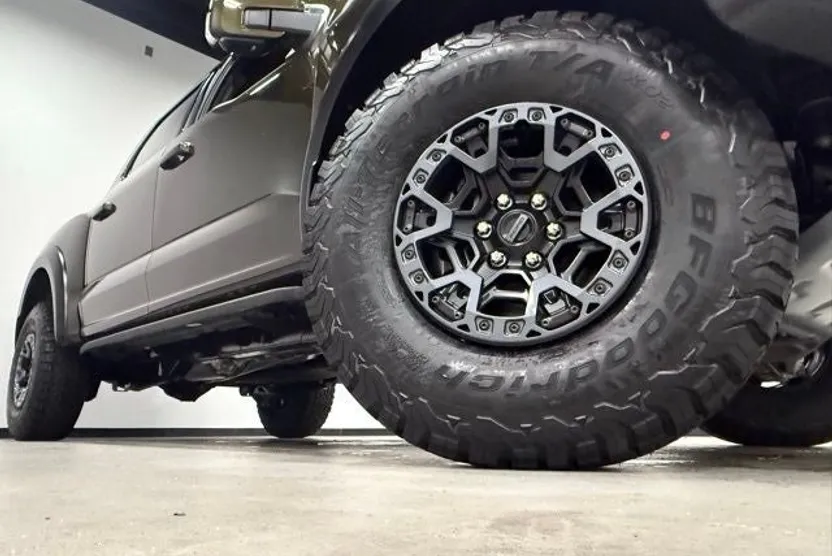 2025 Ford F-150 Raptor photo 1