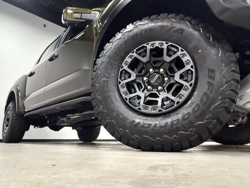 2025 Ford F-150 Raptor photo 1