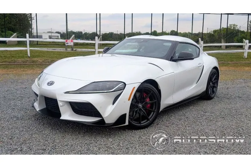2025 Toyota Supra 3.0 photo 1