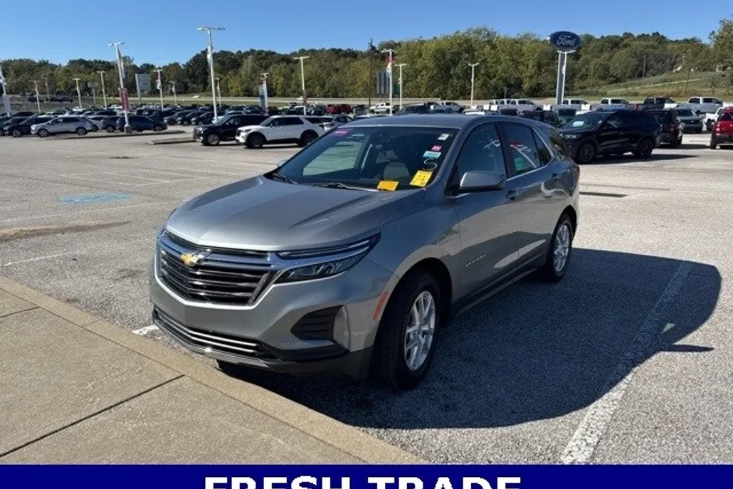 2024 Chevrolet Equinox LT photo 1