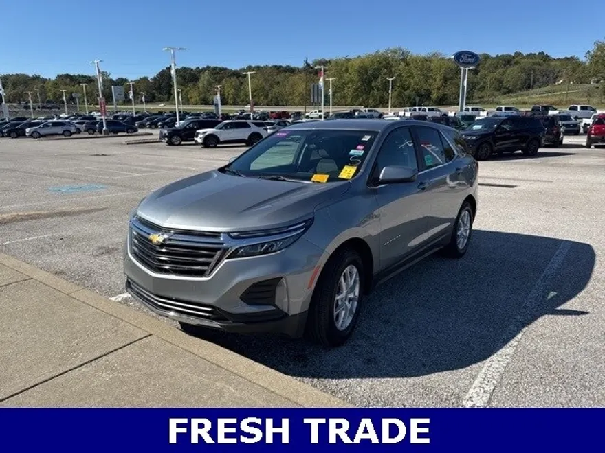 2024 Chevrolet Equinox LT photo 1