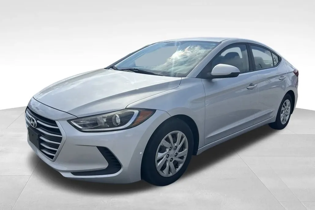 2017 Hyundai Elantra SE photo 1