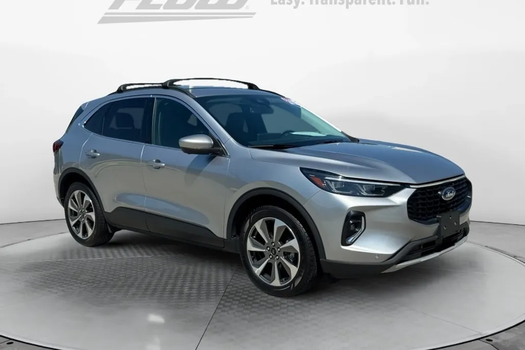 2023 Ford Escape Platinum photo 1