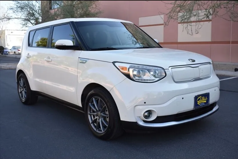 2017 Kia Soul EV photo 1