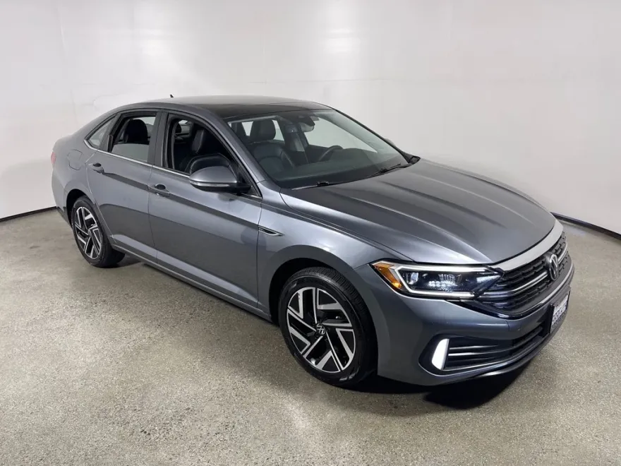 2022 Volkswagen Jetta 1.5T SEL photo 1