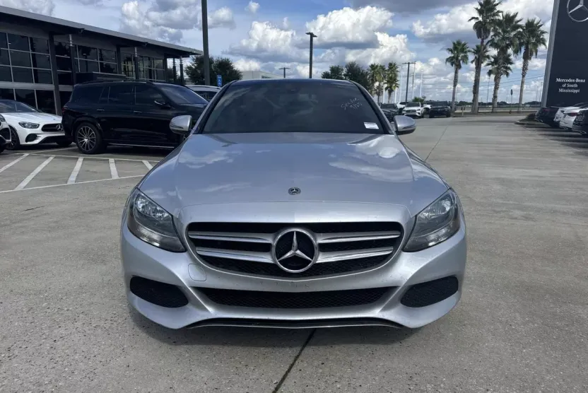 2017 Mercedes Benz C 300 photo 1