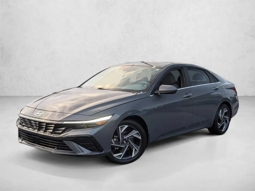 2025 Hyundai Elantra SEL Convenience photo 1