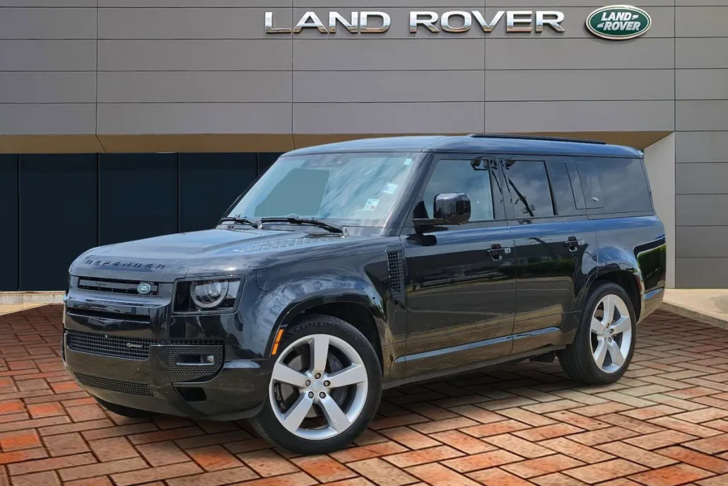 2023 Land Rover Defender X-Dynamic SE photo 1