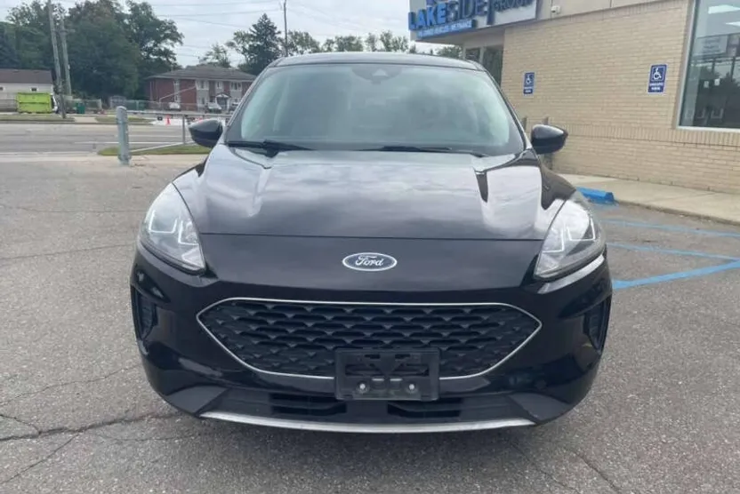 2021 Ford Escape SE photo 1