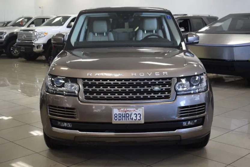 2017 Land Rover Range Rover Base photo 1