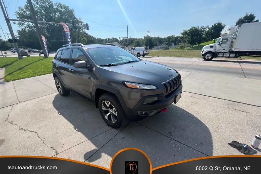 2016 Jeep Cherokee Trailhawk photo 1
