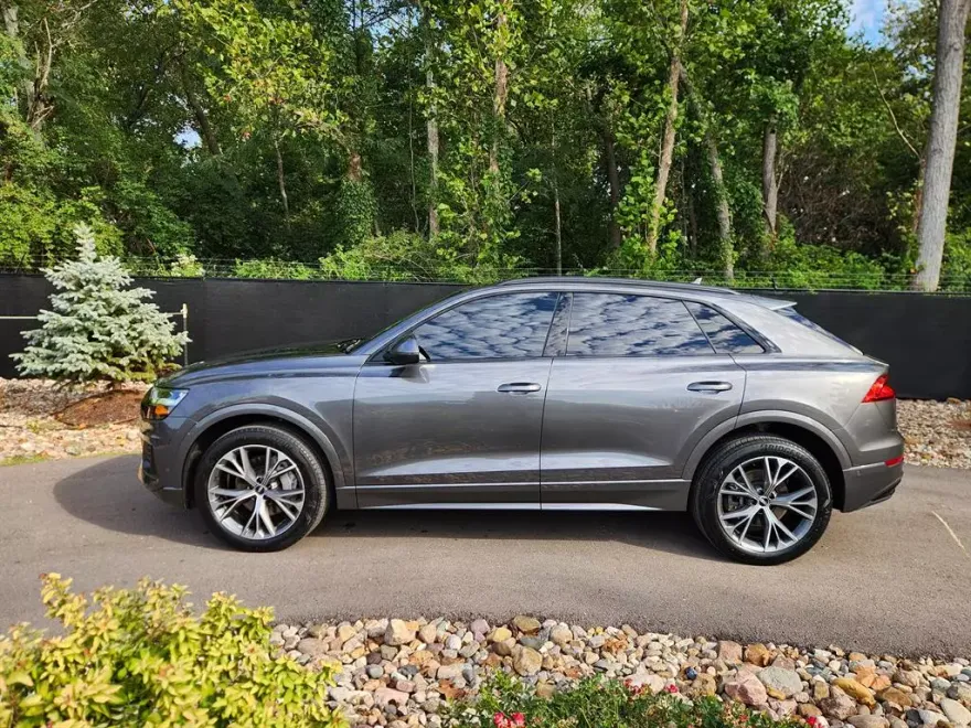 2021 Audi Q8 55 Premium photo 1