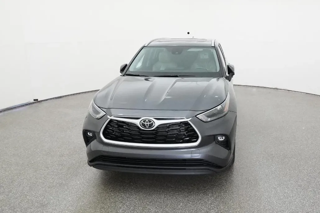 2025 Toyota Highlander XLE Limited photo 1