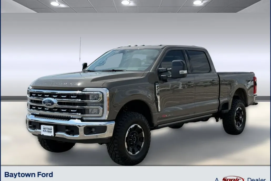 2026 Ford F-250 Lariat photo 1