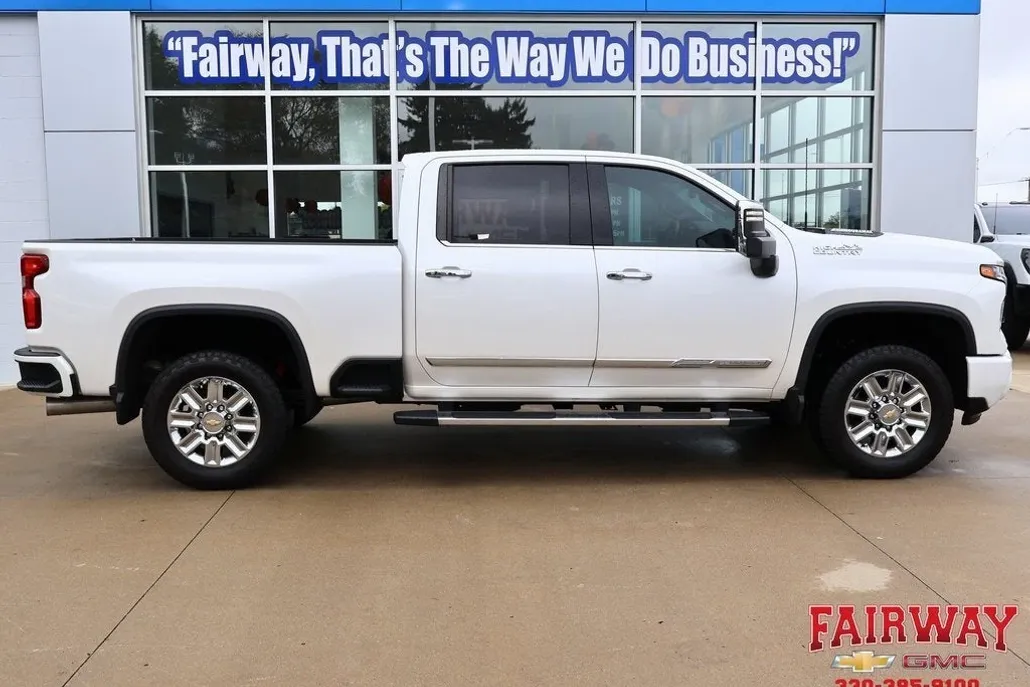 2024 Chevrolet Silverado 2500HD High Country photo 1