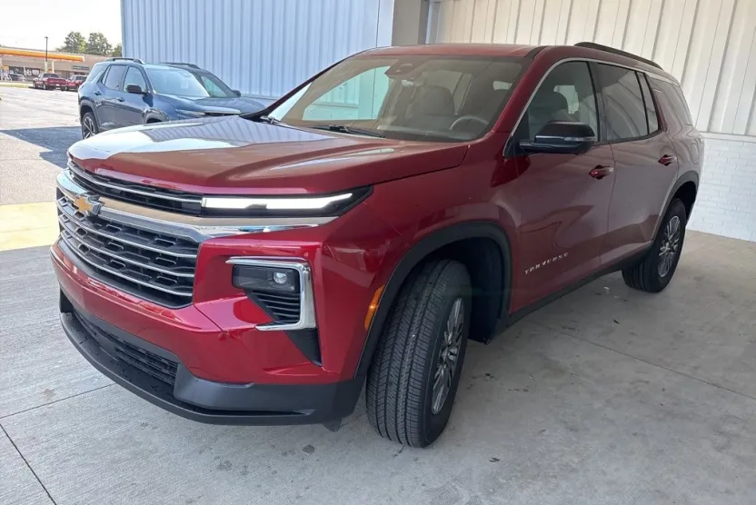 2026 Chevrolet Traverse photo 1