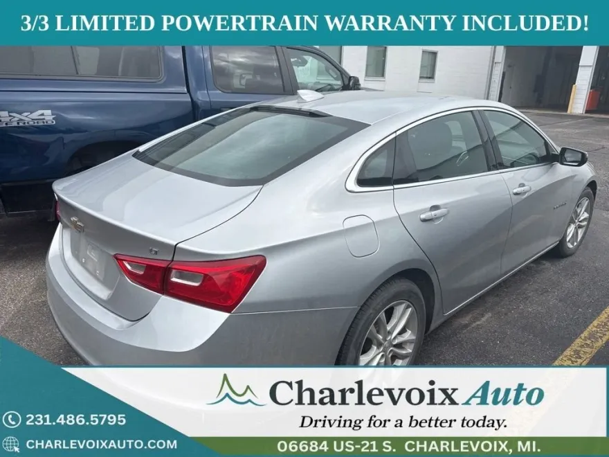 2017 Chevrolet Malibu 1LT photo 1