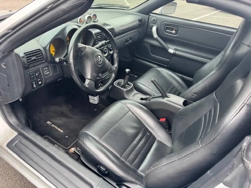 2003 Toyota MR2 Spyder photo 1