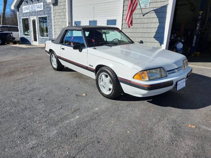 1991 Ford Mustang LX photo 1