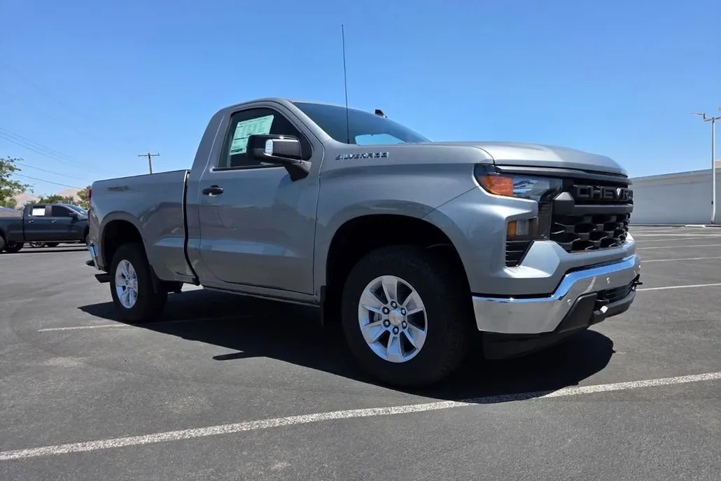 2025 Chevrolet Silverado 1500 photo 1