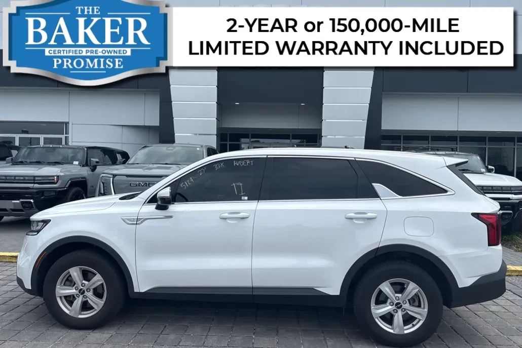 2023 Kia Sorento LX photo 1