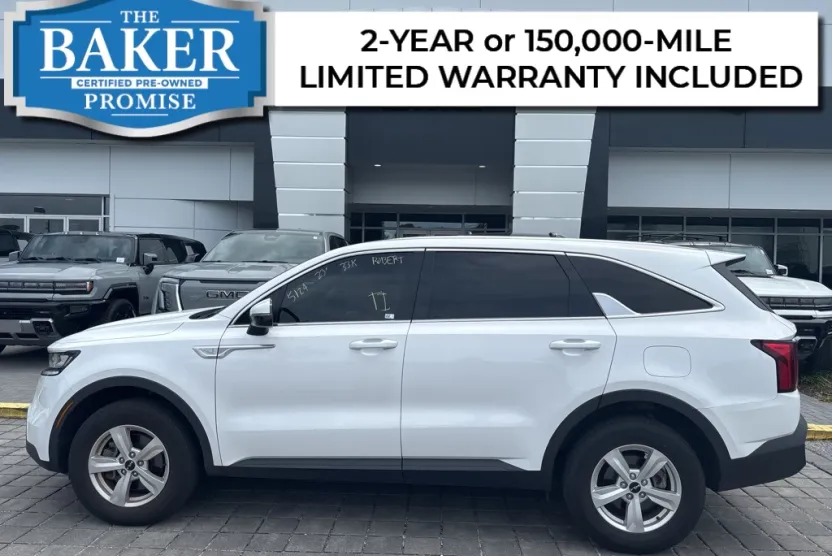 2023 Kia Sorento LX photo 1
