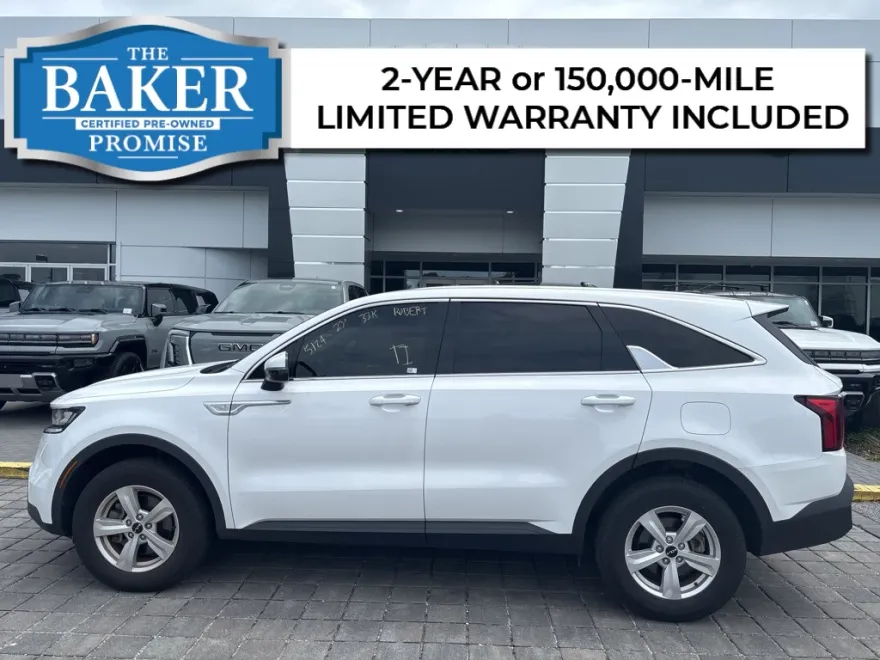 2023 Kia Sorento LX photo 1